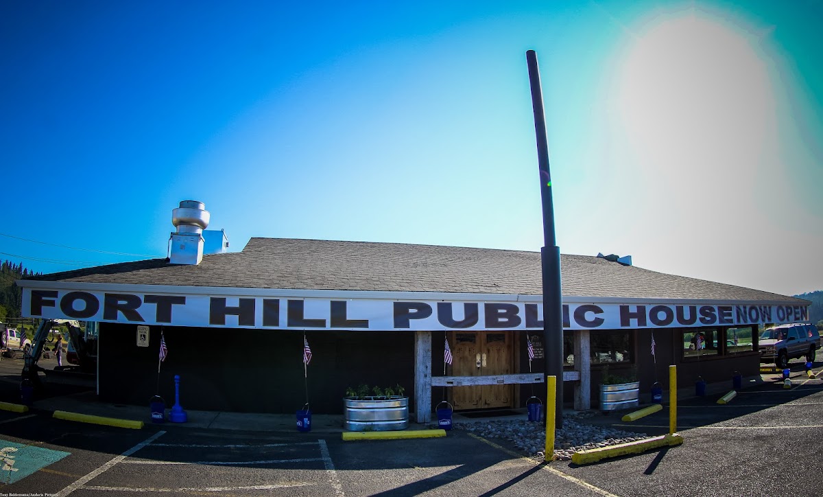 Fort Hill Restaurant & Lounge